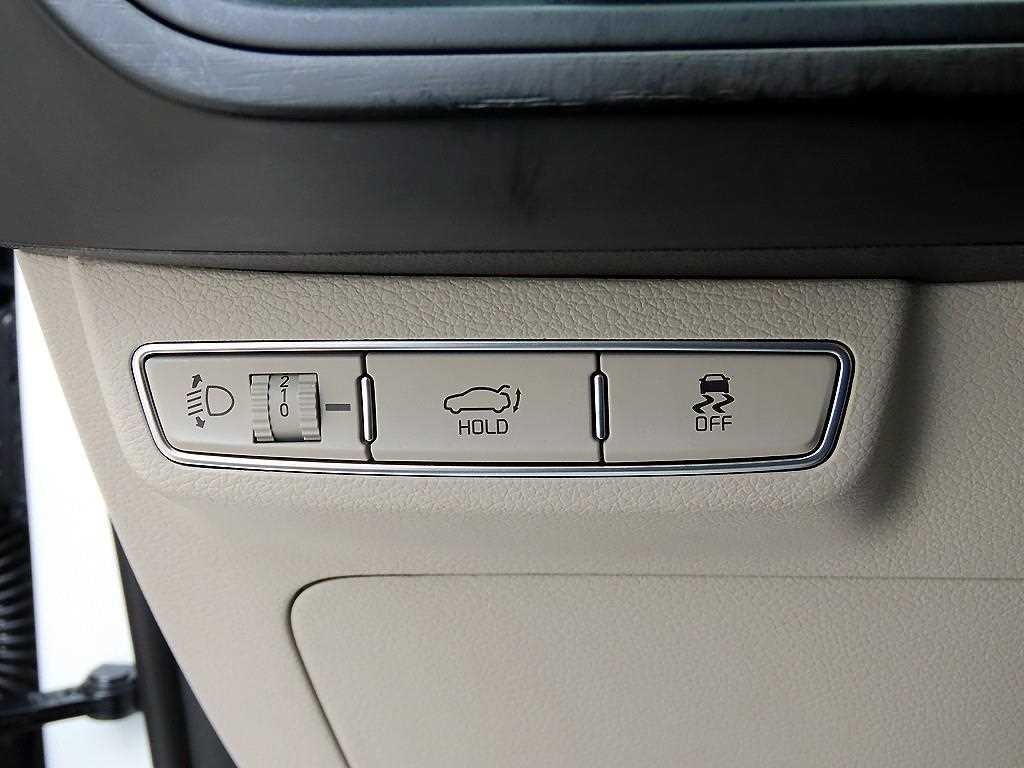 Kia K8 — photo 12