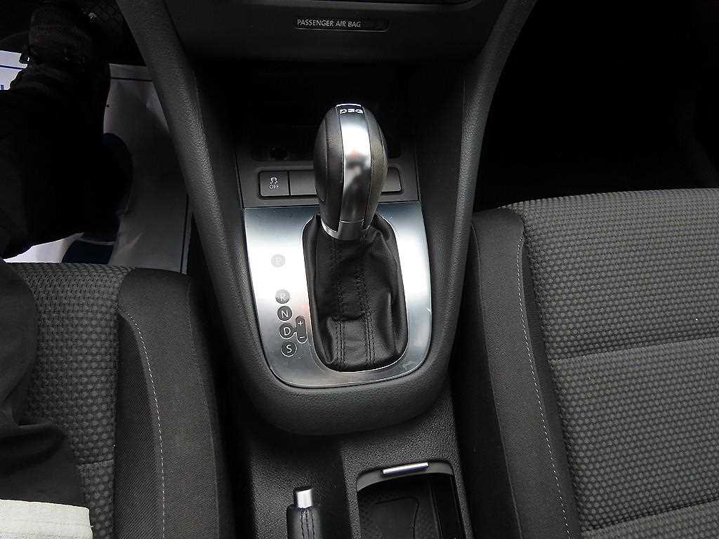 Volkswagen Golf — photo 11