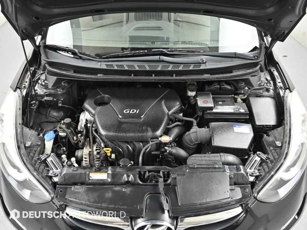 Hyundai Avante — photo 06