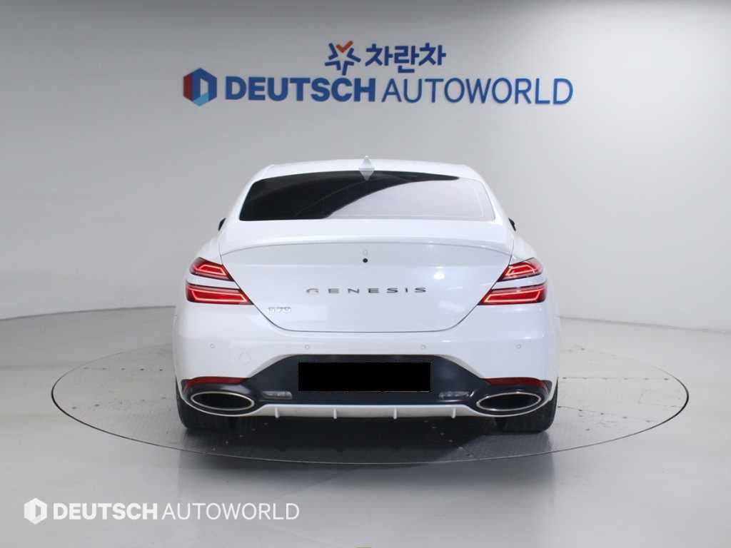 Genesis G70 — photo 04