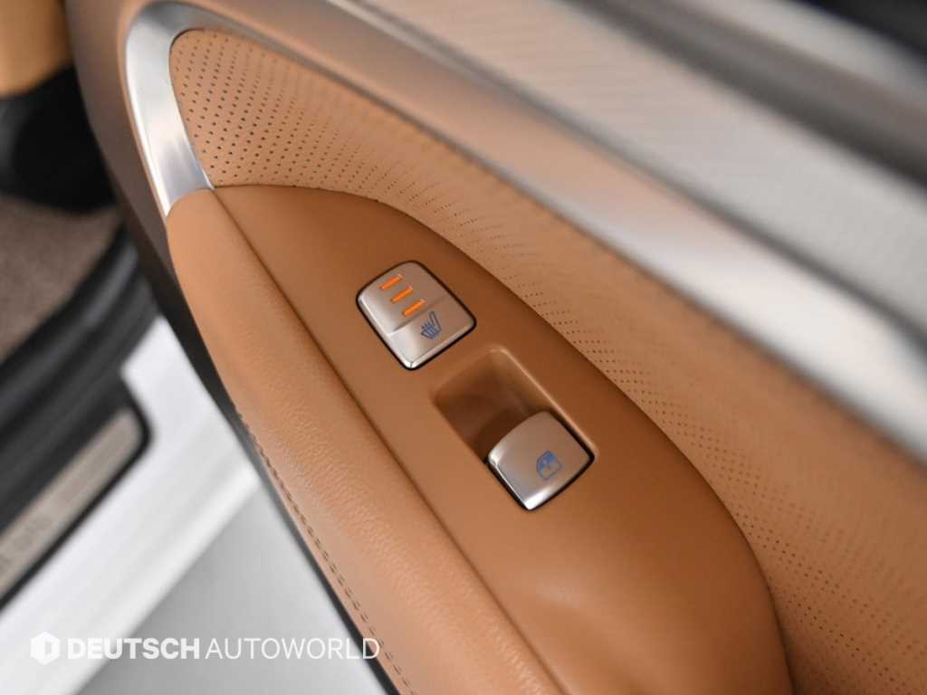 Genesis G70 — photo 16