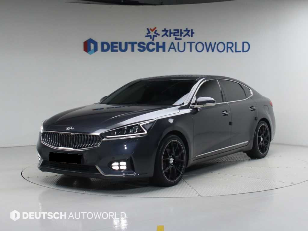 Kia K7 — photo 01