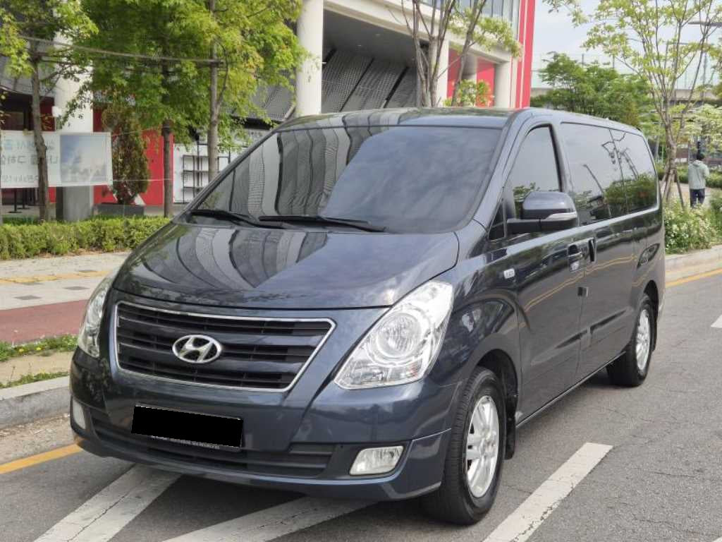 Hyundai Starex — photo 02