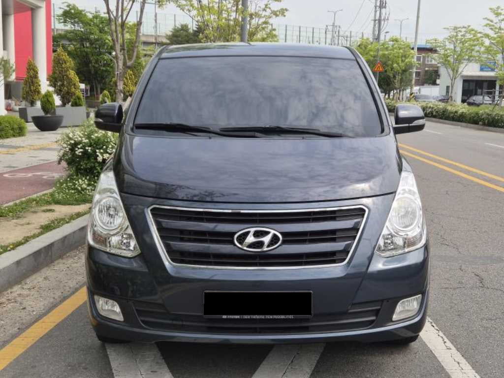 Hyundai Starex — photo 03