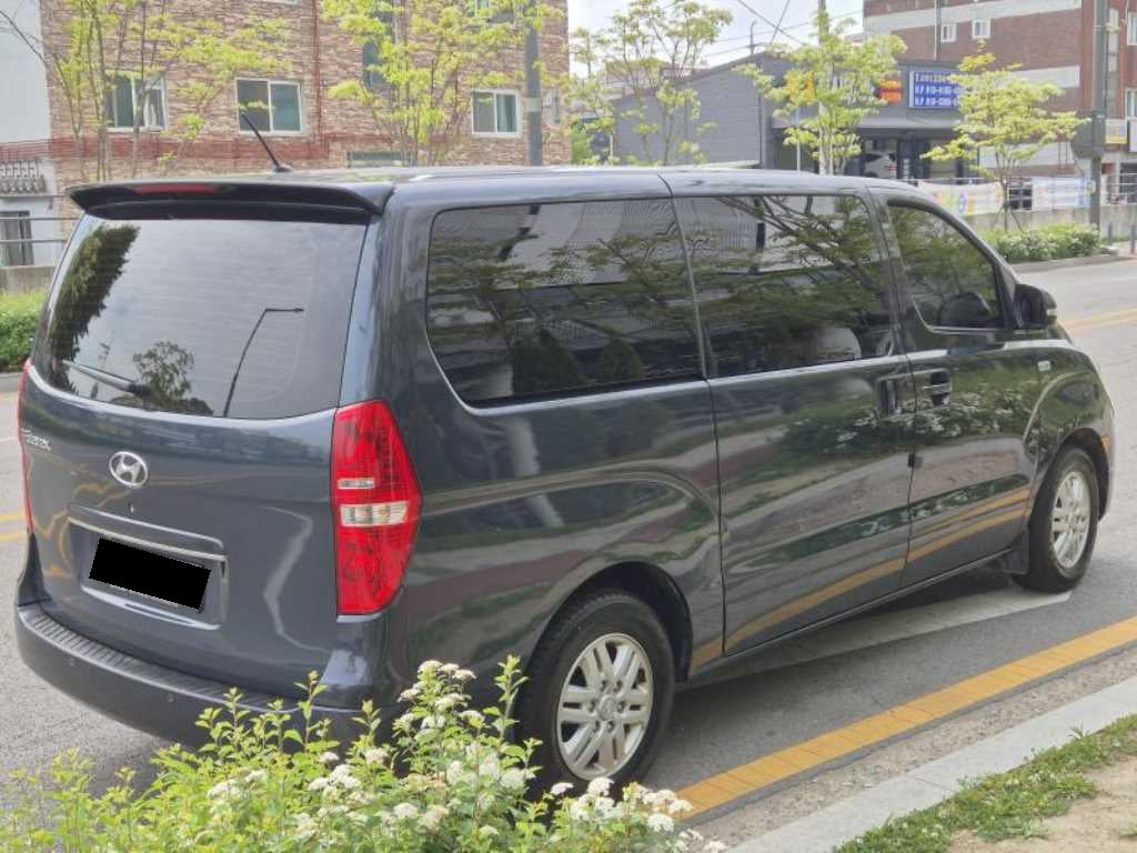 Hyundai Starex — photo 05