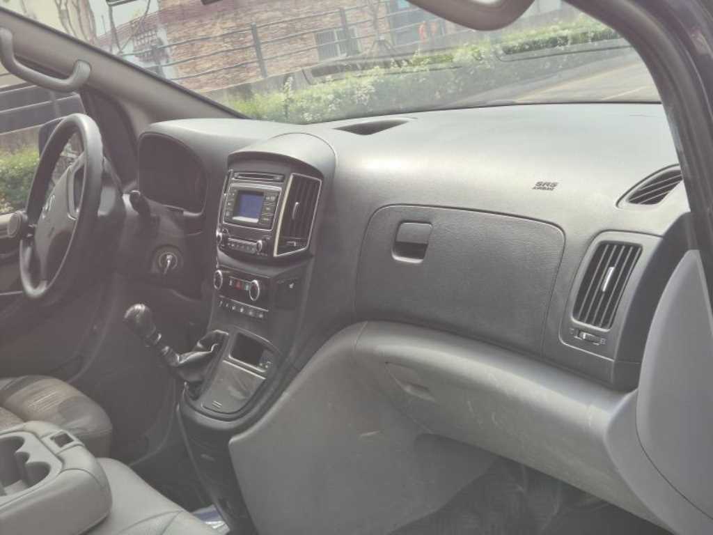 Hyundai Starex — photo 07