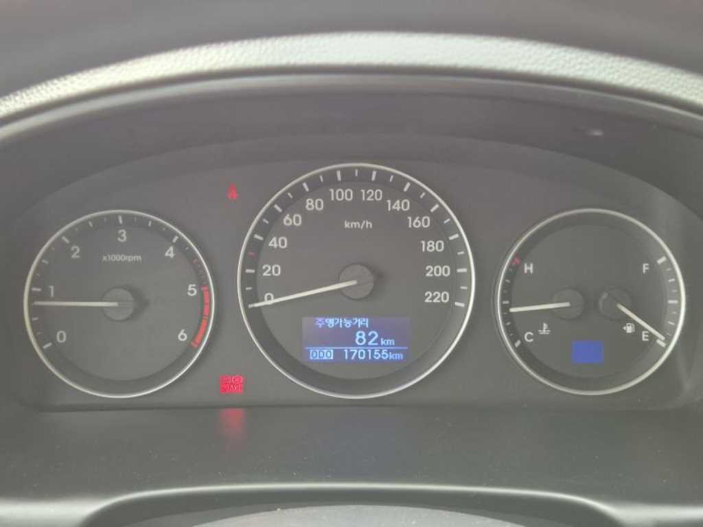 Hyundai Starex — photo 15