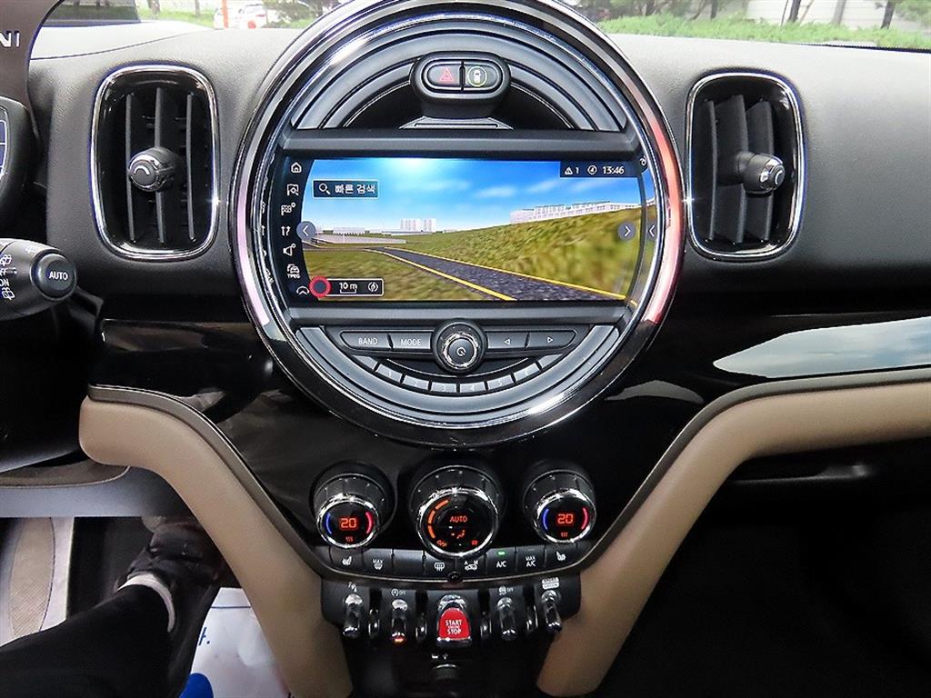 Mini Countryman — photo 13