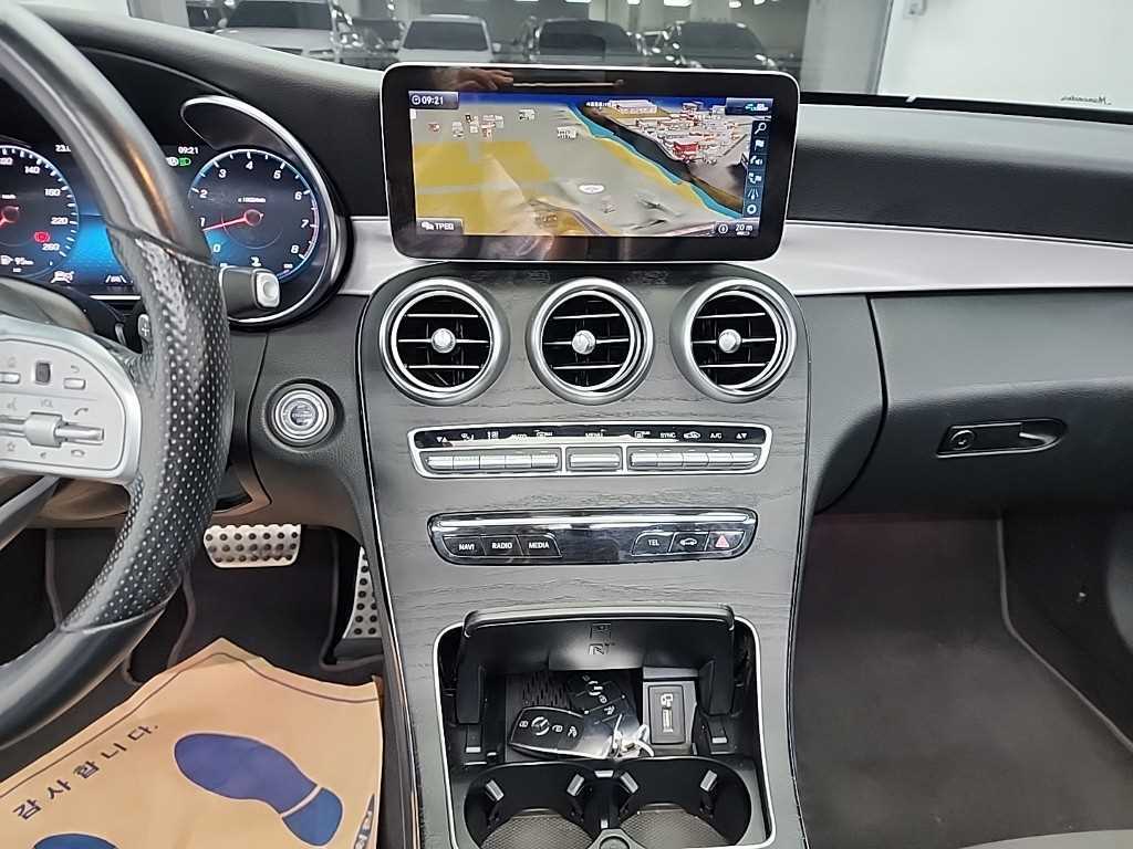 Mercedes-Benz C-Class — photo 10