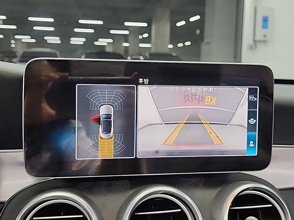 Mercedes-Benz C-Class — photo 14