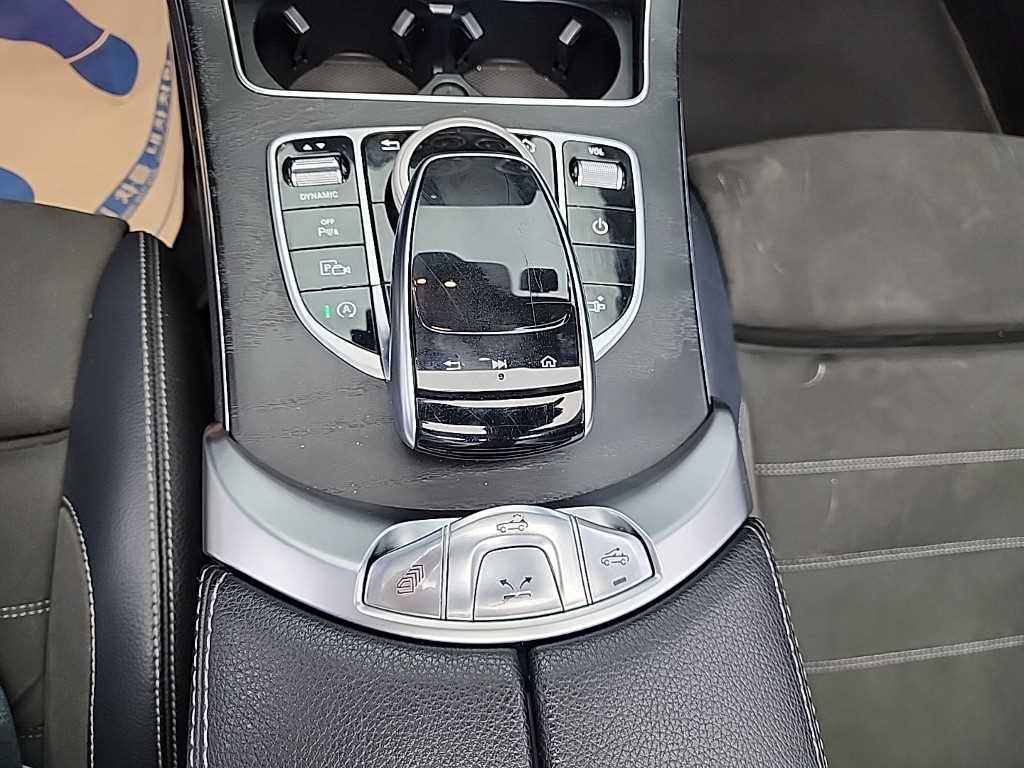 Mercedes-Benz C-Class — photo 15