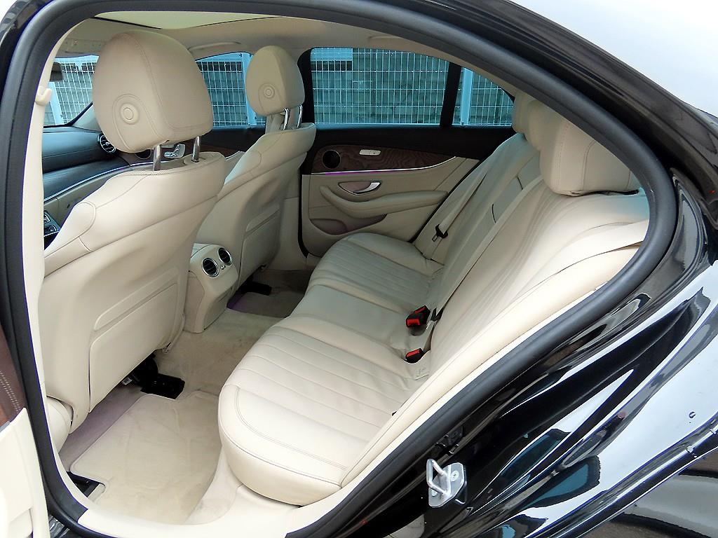 Mercedes-Benz E-Class — photo 06