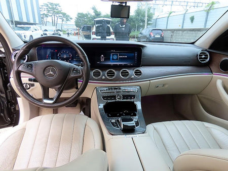 Mercedes-Benz E-Class — photo 07