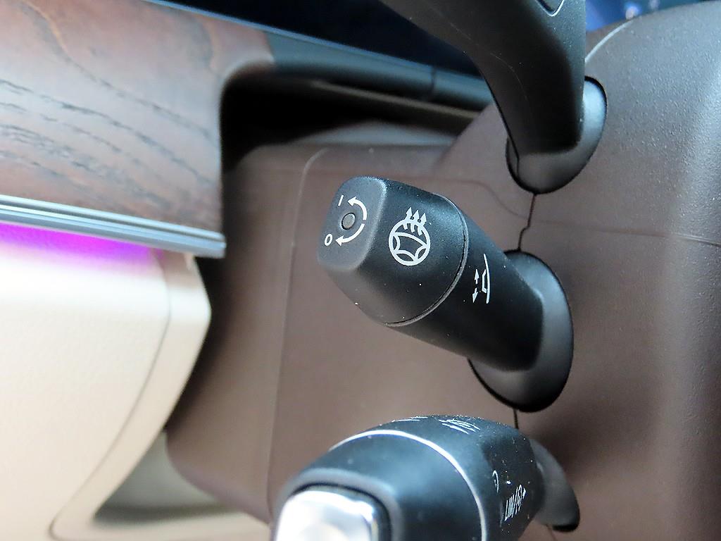 Mercedes-Benz E-Class — photo 11