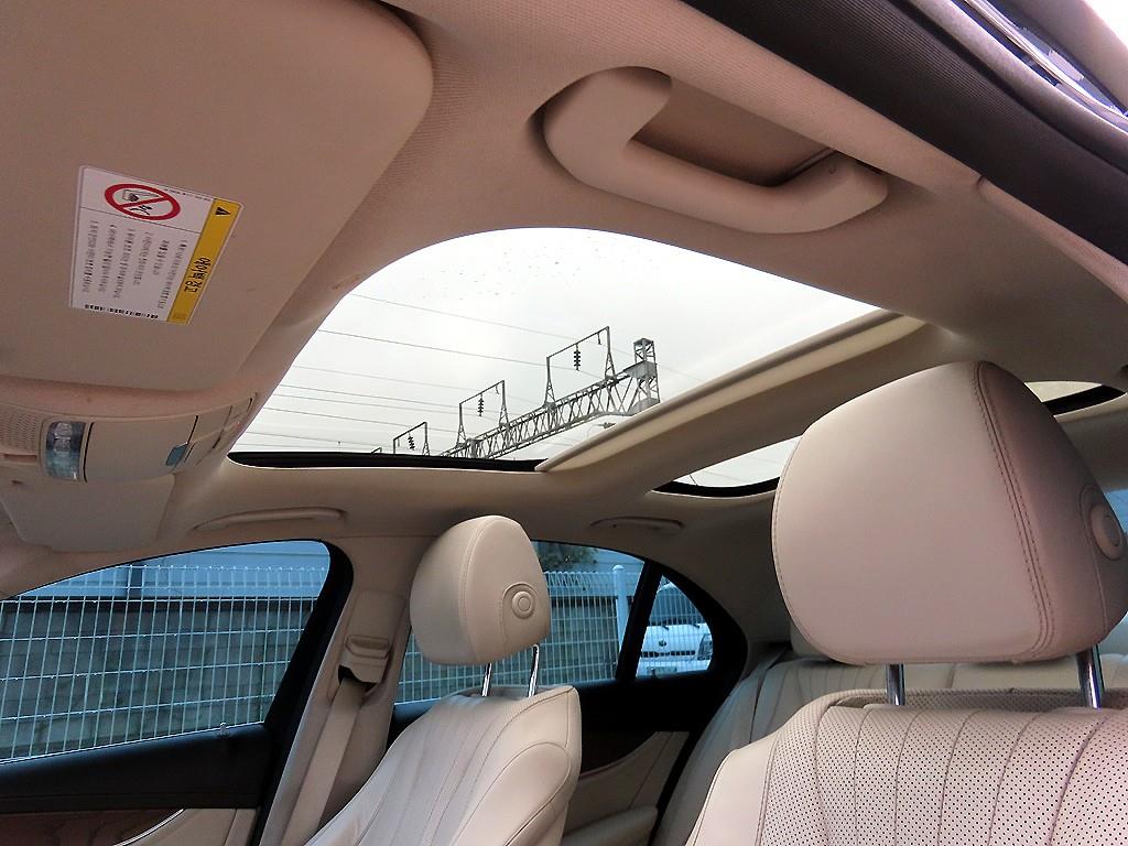 Mercedes-Benz E-Class — photo 17
