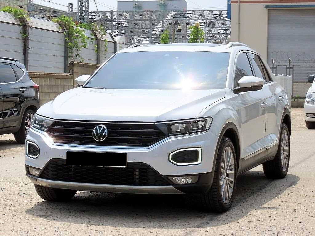 Volkswagen T-Roc — photo 02