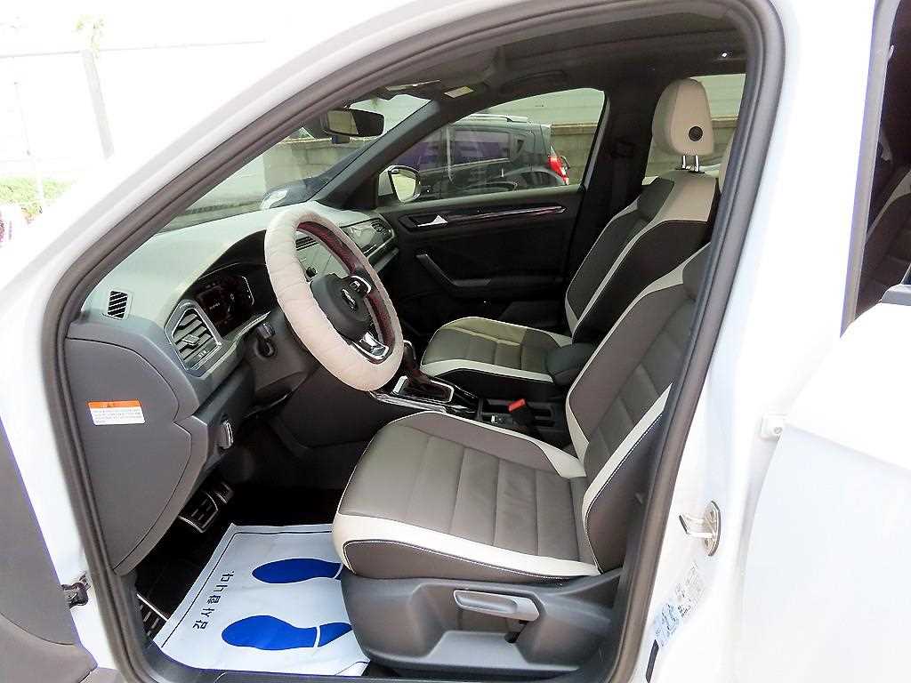 Volkswagen T-Roc — photo 05