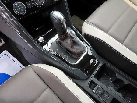 Volkswagen T-Roc — photo 10