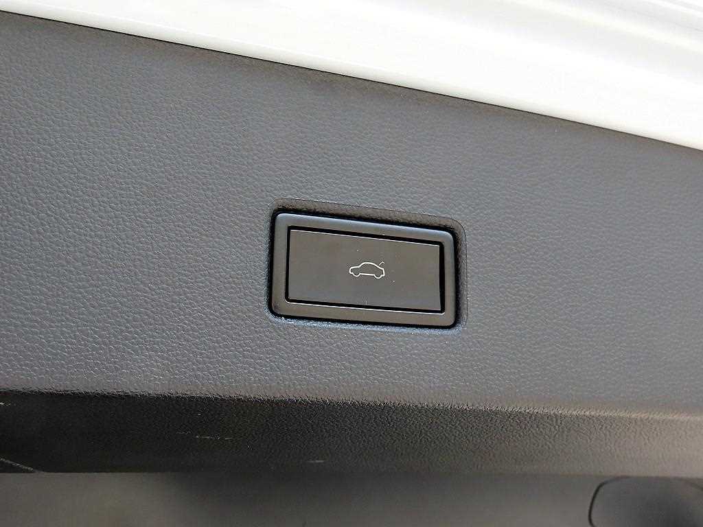 Volkswagen T-Roc — photo 15