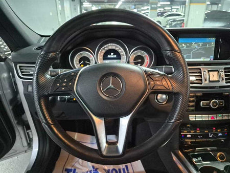 Mercedes-Benz E-Class — photo 05