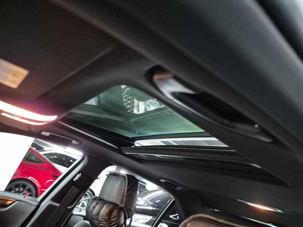 Mercedes-Benz E-Class — photo 20