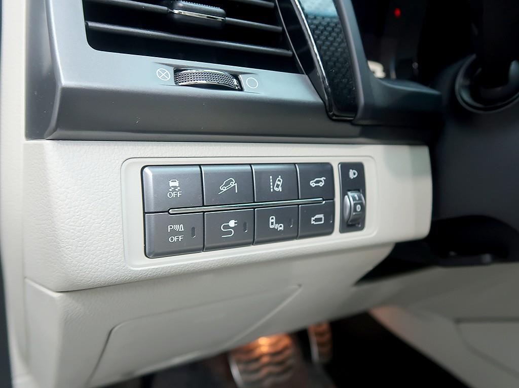 KGM Rexton — photo 14