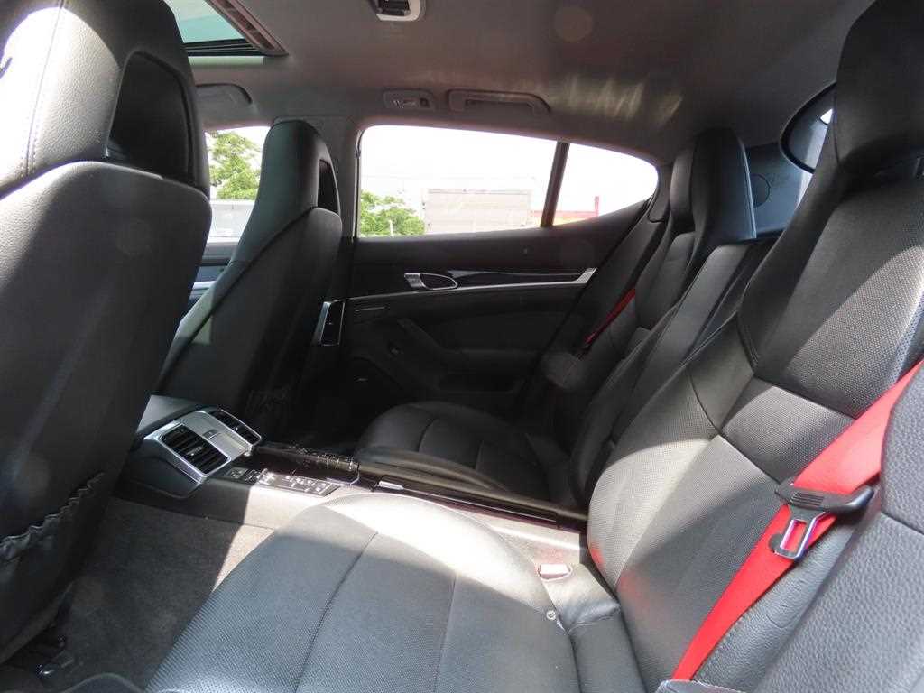 Porsche Panamera — photo 06