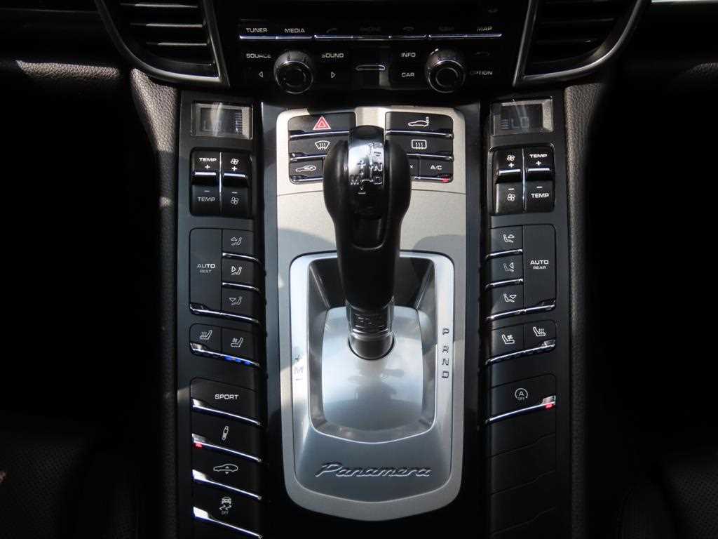 Porsche Panamera — photo 12