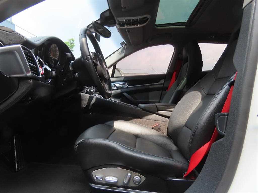 Porsche Panamera — photo 15