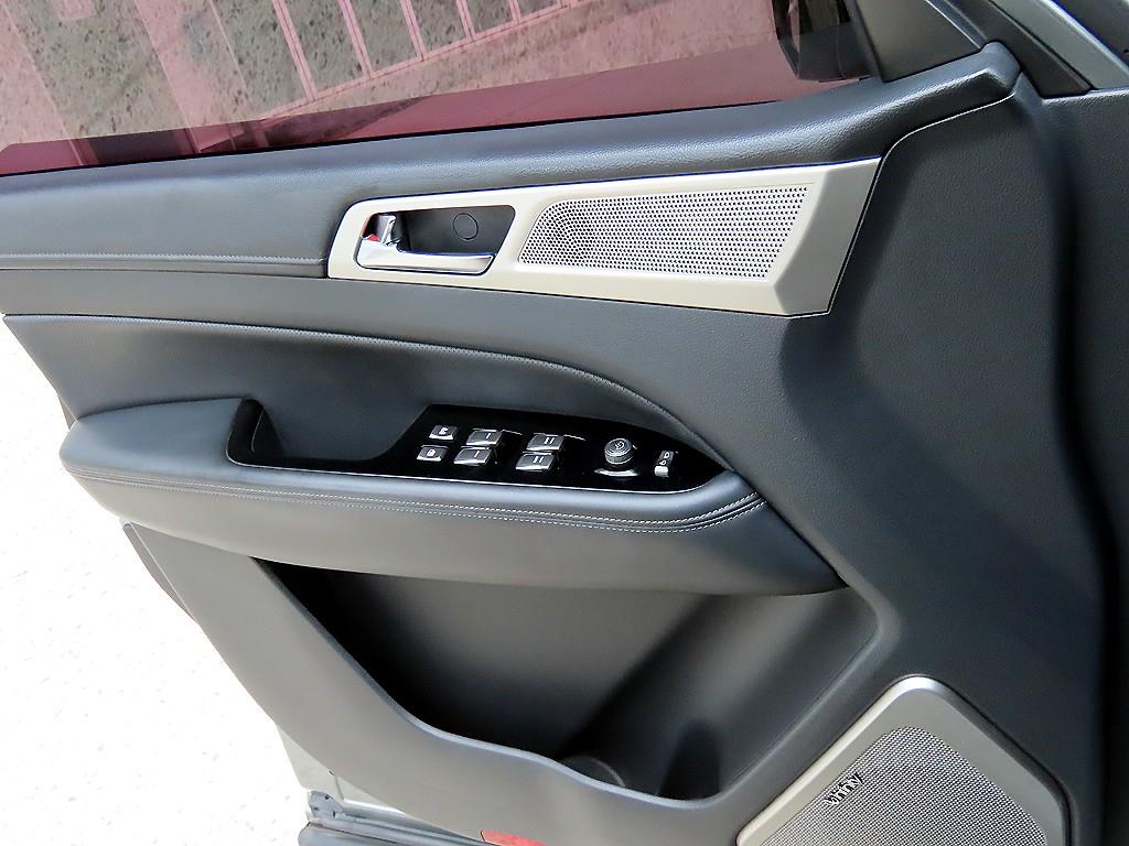 KGM Rexton — photo 11
