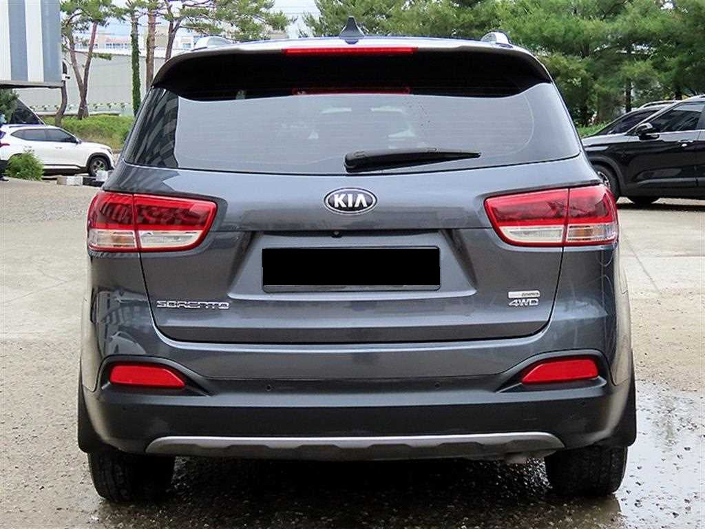 Kia Sorento — photo 04
