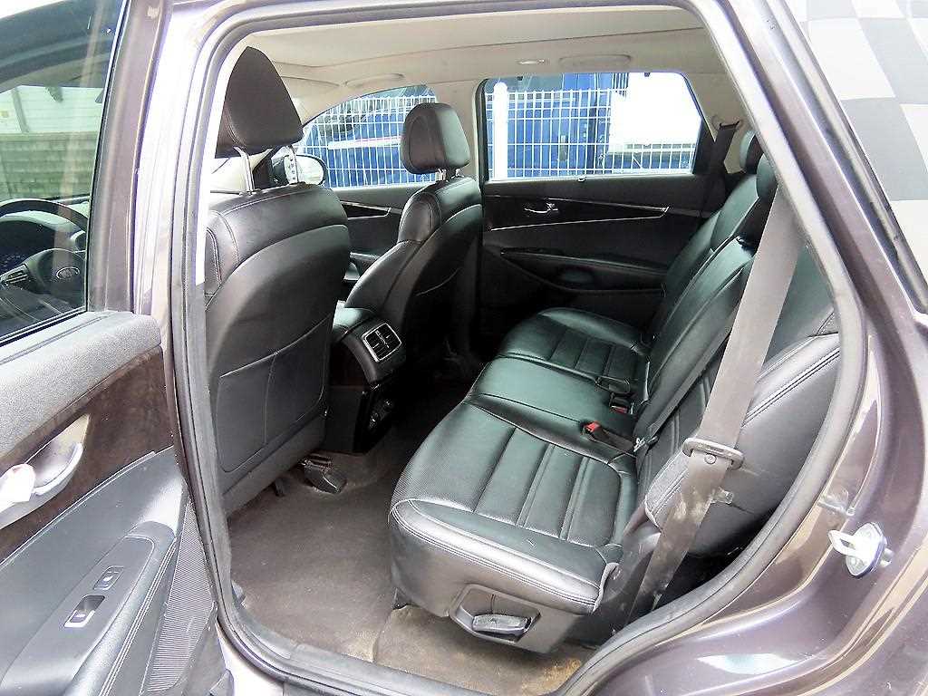 Kia Sorento — photo 06