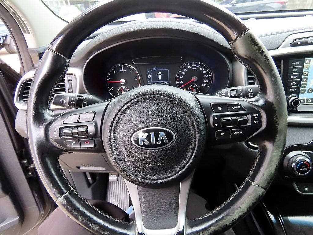 Kia Sorento — photo 08