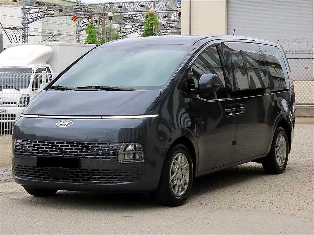 Hyundai Staria — photo 02