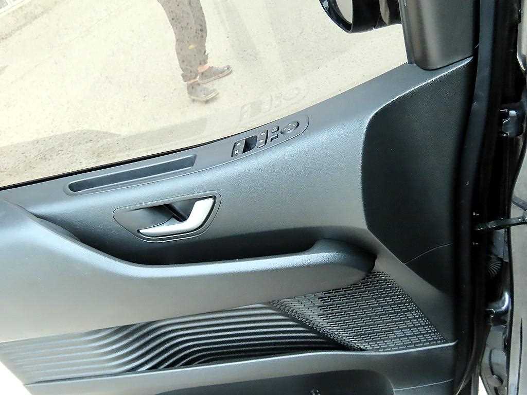 Hyundai Staria — photo 11