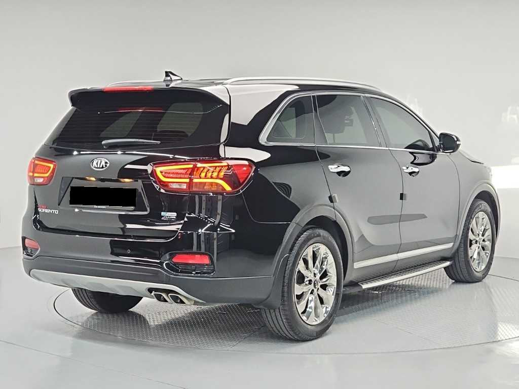 Kia Sorento — photo 04