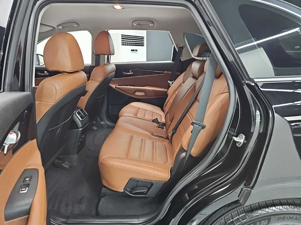 Kia Sorento — photo 12