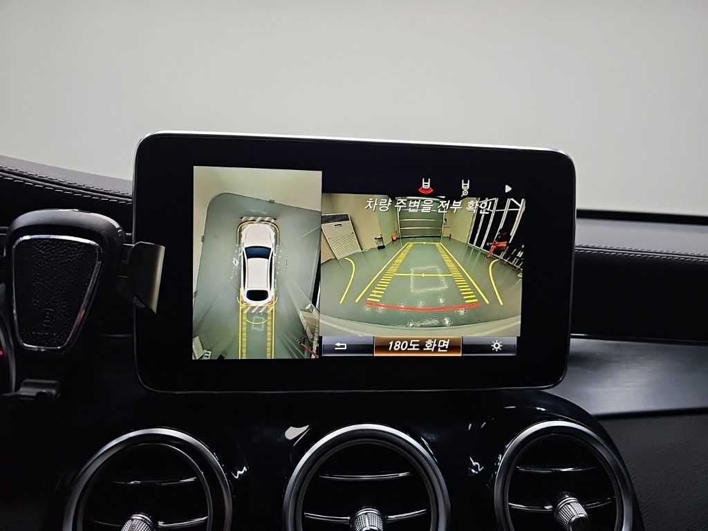 Mercedes-Benz GLC-Class — photo 16