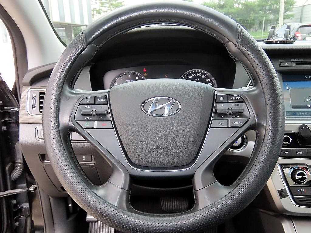 Hyundai Sonata — photo 08