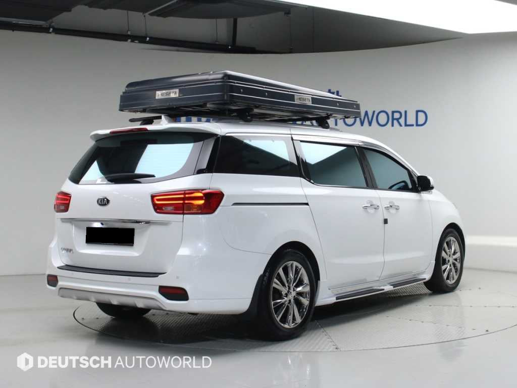 Kia Carnival — photo 02
