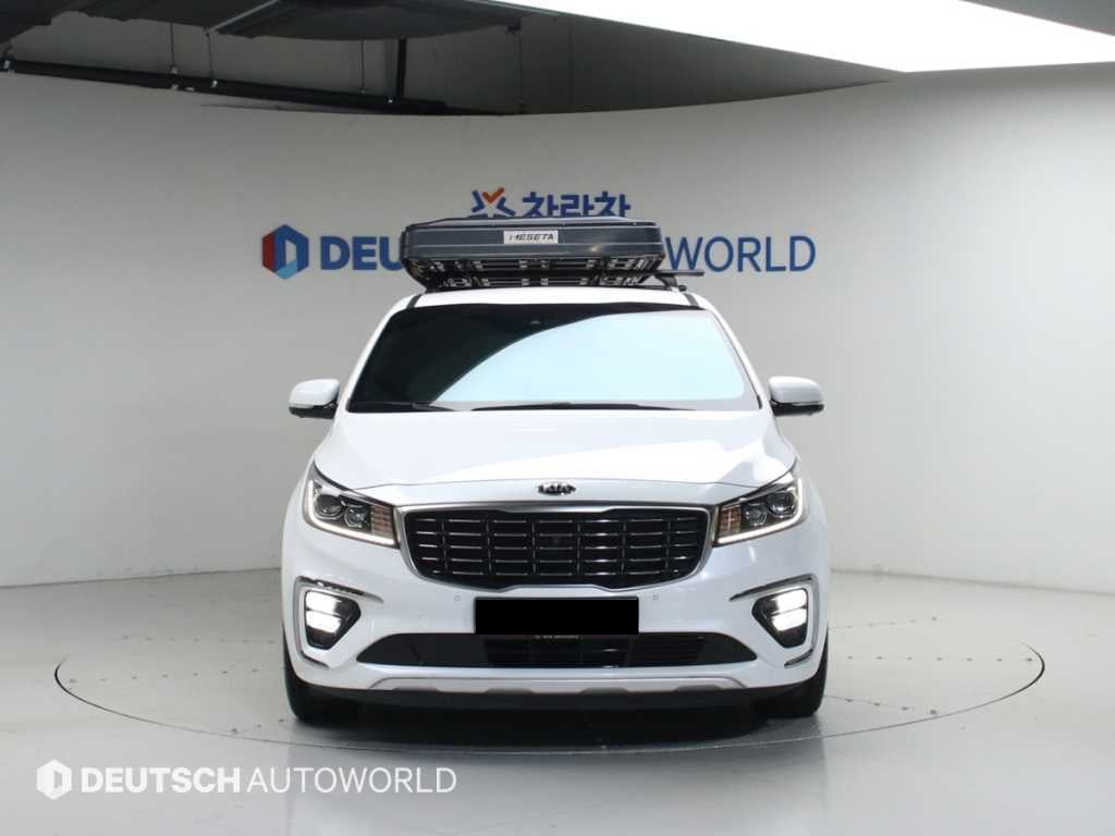 Kia Carnival — photo 03