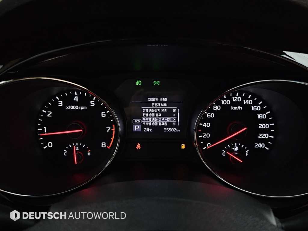 Kia Carnival — photo 08