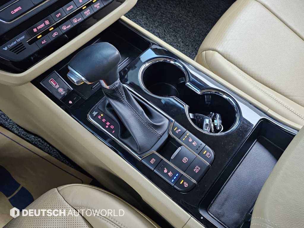 Kia Carnival — photo 09