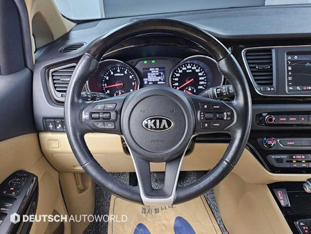 Kia Carnival — photo 13