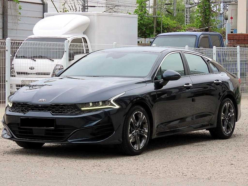 Kia K5 — photo 01