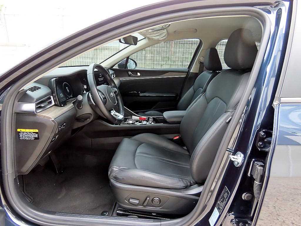 Kia K5 — photo 05