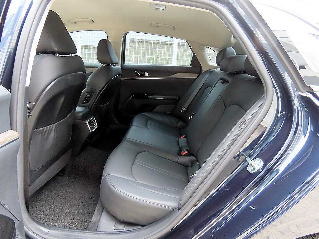 Kia K5 — photo 06