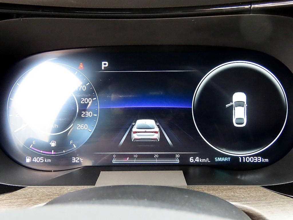 Kia K5 — photo 09