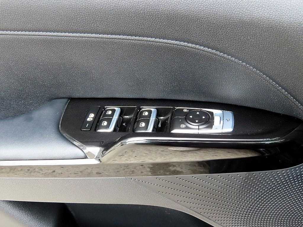 Kia K5 — photo 11
