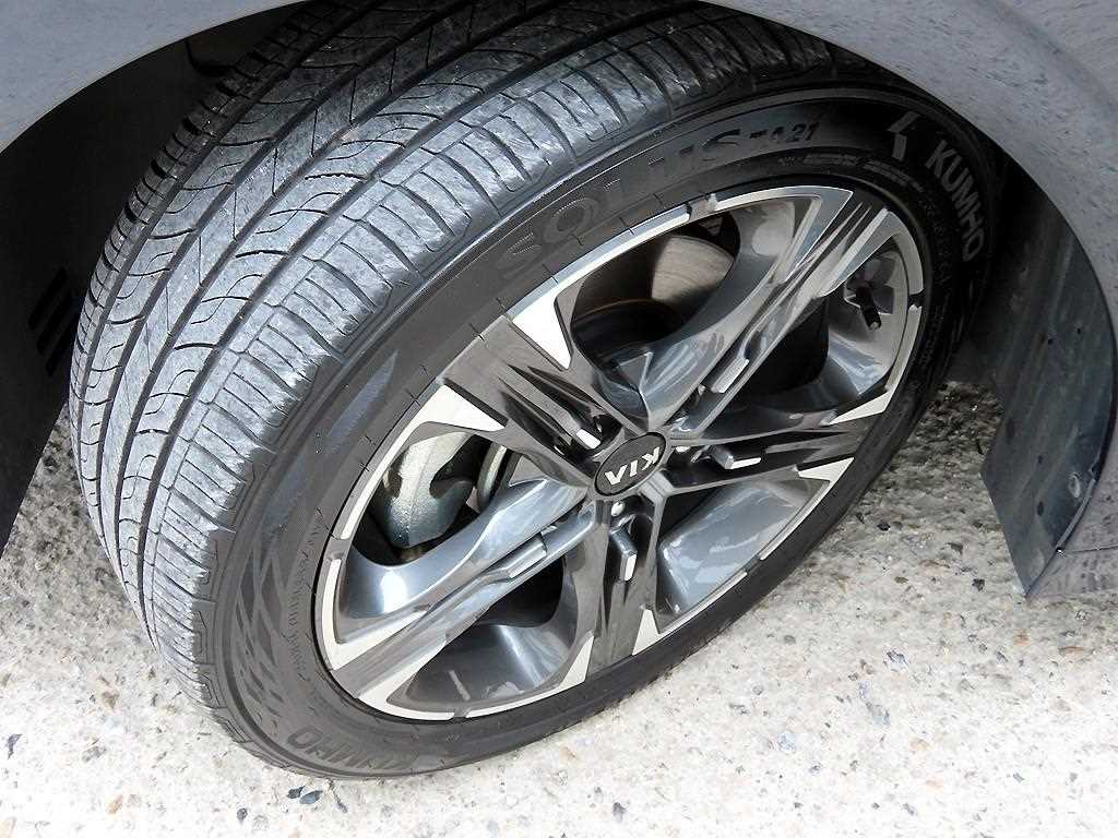 Kia K5 — photo 20
